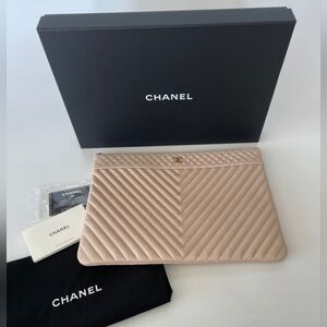 CHANEL | CLASSIC POUCH CAVIAR V STITCH | BEIGE